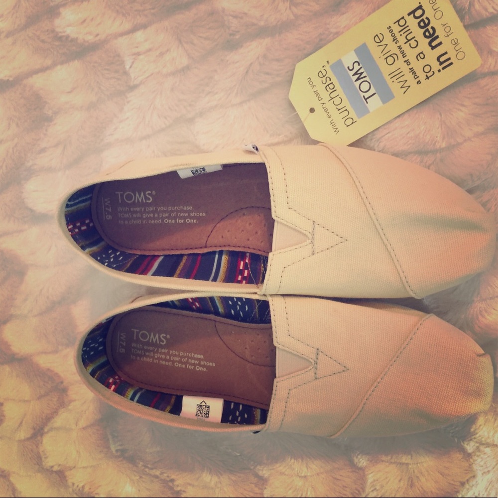 NWOB yellow Toms size 7.5